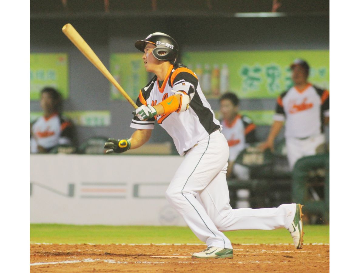 ▲買嘉儀打擊表現出色。（圖／統一獅提供，2015.4.26）