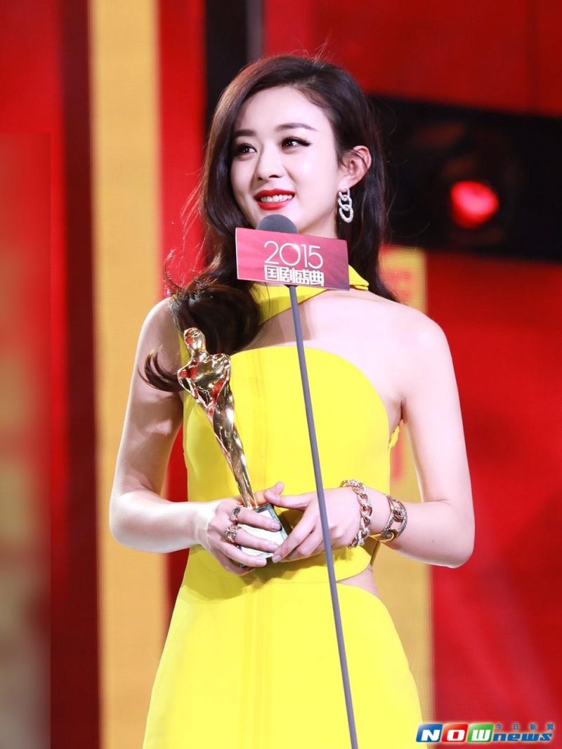 ▲當紅戲劇花千骨女主角趙麗穎佩戴義大利高級珠寶POMELLATO寶曼蘭朵出席2015國劇盛典。（圖／公關提供）