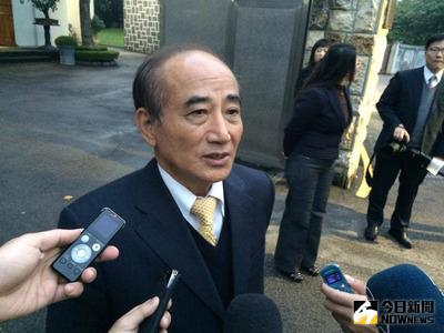 立法院長王金平19日下午會見美國在台協會主席薄瑞光後受訪表示，就台美間的各種關係及台灣新的政府及國會跟薄瑞光談一談。對於立法院19日被檢調搜索一事，他說，尊重司法，靜候調查。中央社記者王承中攝 105年1月19日