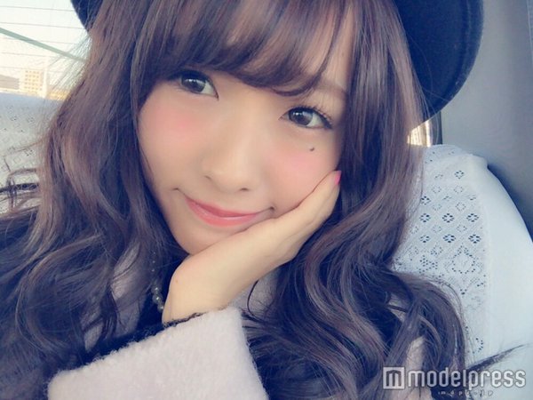 ▲前田希美平日走甜美風。（圖／翻攝自モデルプレス推特）