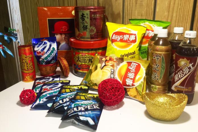 全家便利商店將自1月20日起推出包括飲料、零食、口香糖等45款熱銷商品的專屬貨架聯促活動，並自即日起在APP上每天11點開賣秒殺優惠商品。（圖／全家提供）