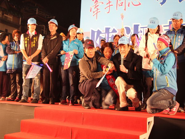 感恩之夜　林南生抱病為陳淑慧催票