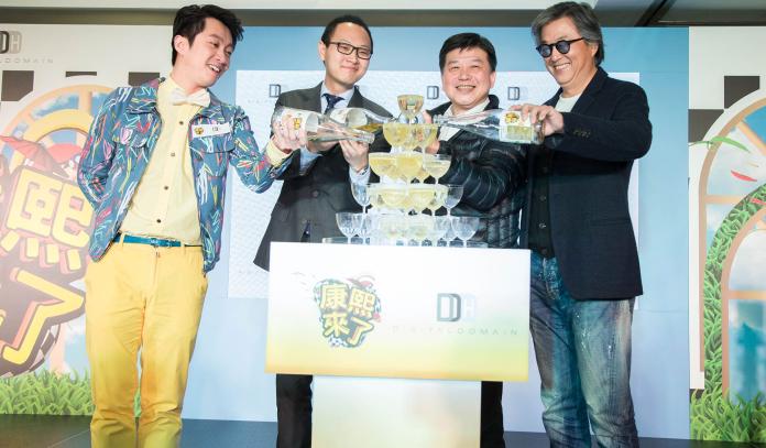 ▲左起藝人陳漢典、數字王國集團執行長謝安、中天電視台董事長馬詠睿、金星娛樂總經理王偉忠香檳儀式慶祝《康熙來了》虛擬實境版登場（圖／數字王國提供）