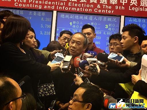 ▲第14任總統副總統與第9屆立法委員於16日進行投票，中選會主委劉義周表示，投票時間自上午8時至下午4時，預估晚上10時前完成開票。（圖／記者邱明玉攝,2016,1,15）