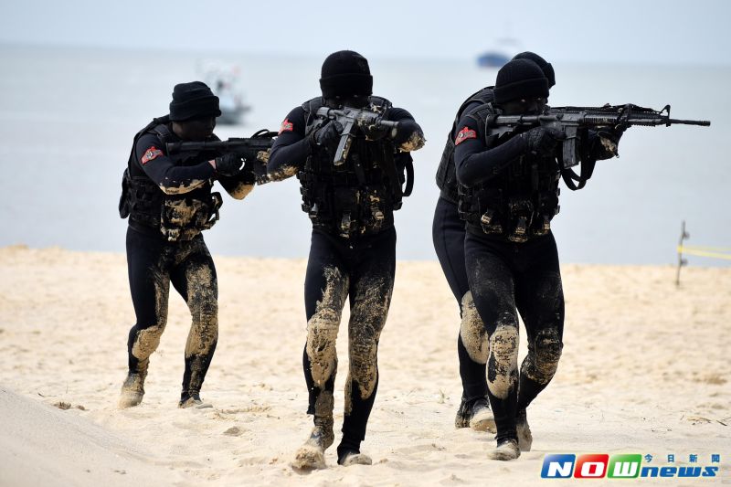 ▲陸軍航特部兩棲偵察營岸際滲透操演。（圖／記者林柏年攝影，2016.01.26)