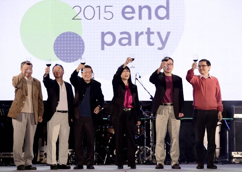 ▲HTC宏達電今年席開487桌舉辦尾牙，會上將抽出總價值近新台幣1300萬元的獎項，頭獎是新台幣20萬元現金獎。（圖／宏達電提供）