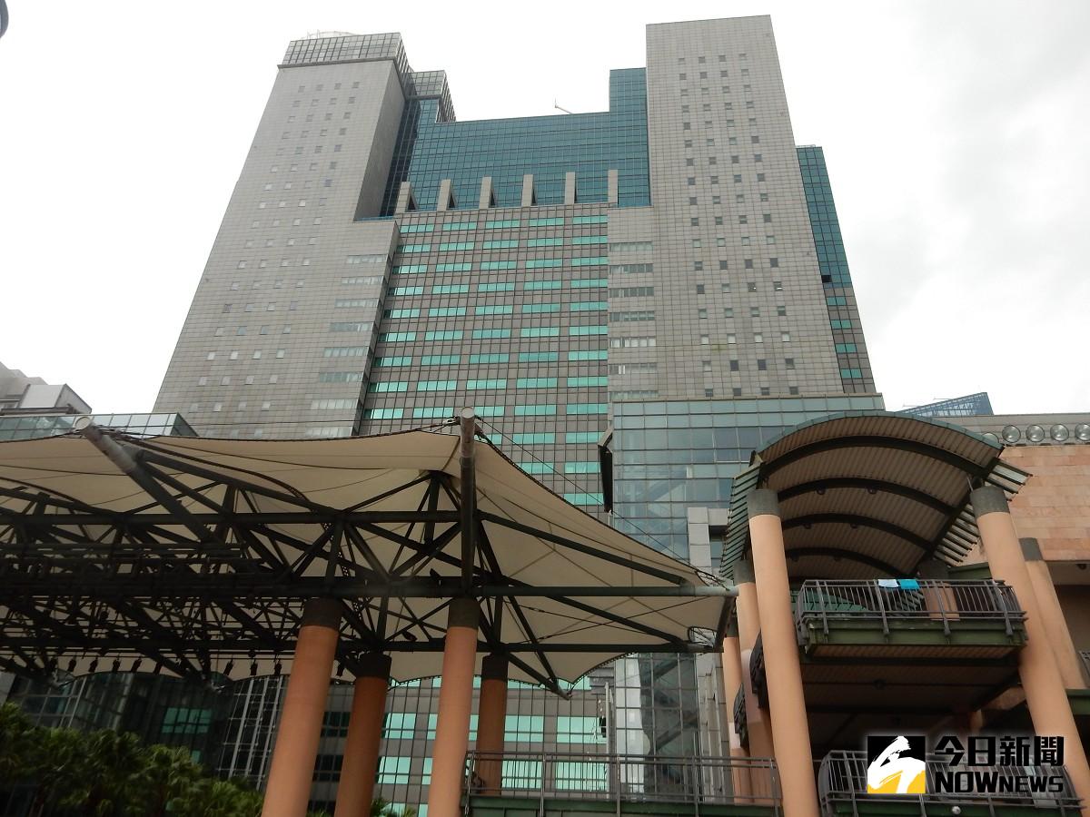 ▲新北市府今（12）日傳出一名公務員確診，衛生局證實確有此事，同時緊急清消，也對鄰近的同事進行快篩，所幸結果均為陰性。（圖／NOWnews資料照）