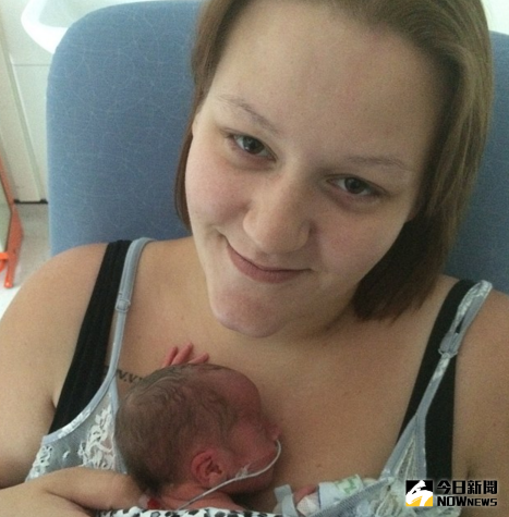 ▲醫生幫孕婦剖腹，卻找不到胎兒。（圖／翻攝自dailymail）