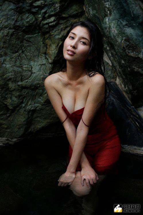 ▲橋本愛實有「國民情婦」的稱號。（圖／翻攝自橋本マナミ画像ちゃんねる 推特）