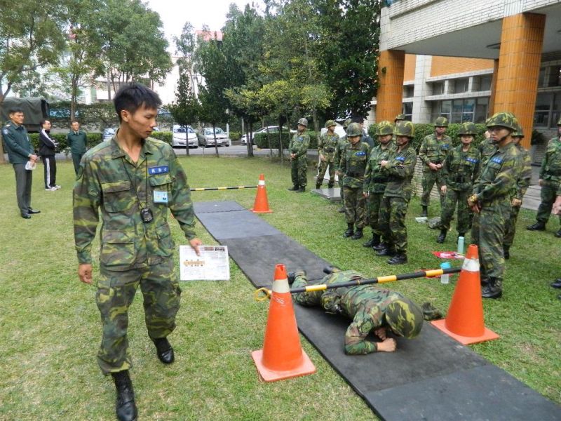 圖說：嘉義後備指揮部實施戰鬥體適能訓練，強化官兵戰鬥專業能力。