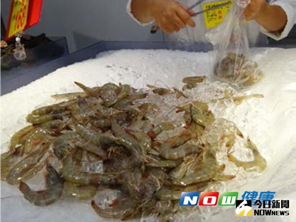 ▲食藥署抽驗出知名賣場的蝦子含過量漂白劑（二氧化硫）。（圖／公關照片）