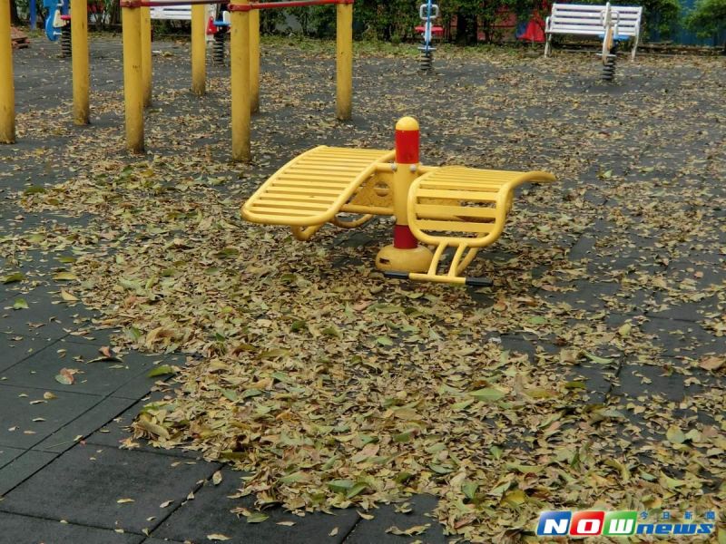 台中市西屯區大福公園的清潔管理，最近因銜接問題導致園內髒亂不堪。（圖／官達里攝）