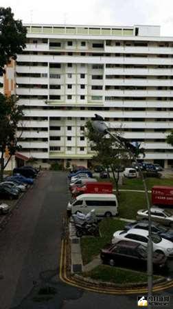 ▲新加坡組屋外觀常保如新，多年來推行著住者有其屋理念，新加坡社會住宅政策的成功也相對令人重視，圖為高達新加坡8成居民居住的組屋，外觀永保如新。（圖／資料照）