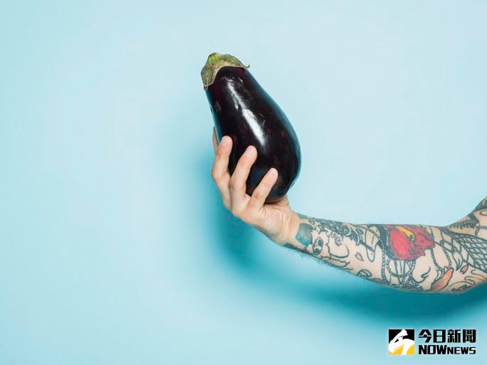 ▲美國《BUSTLE》網站最近分享幾名女性和「大雕」嘿咻的經驗。（圖／翻攝自bustle）