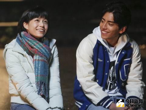 徐太宇（右）、林真心的衣服都可以買到喔。（圖／華聯。2016.02.18）