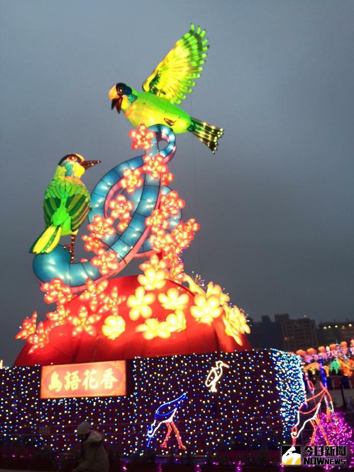 ▲台灣燈會進入最後3天，桃園市新聞處長張惇涵呼籲民眾，把握最後賞燈時機。（圖／桃園市政府提供2017.03.03）