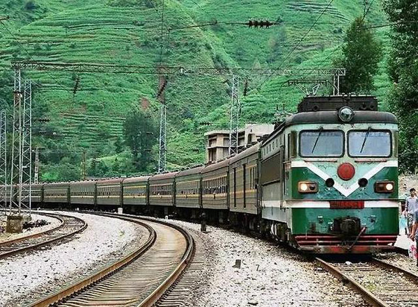 那些年我們一起擠過的綠皮車