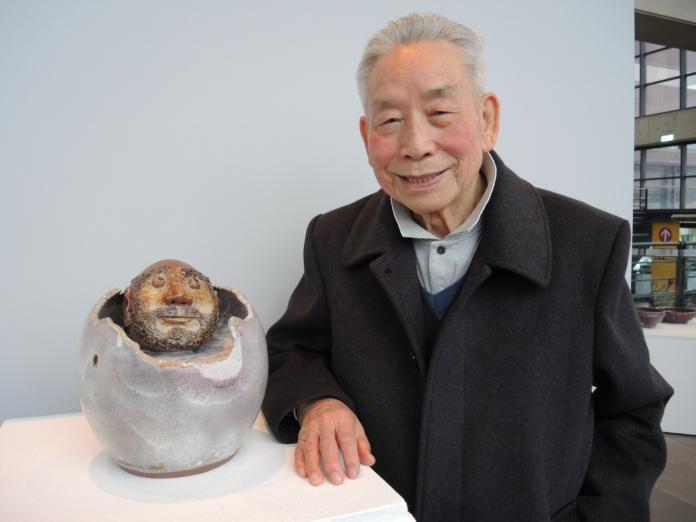 ▲45歲才開始深入研究陶瓷釉藥，最後還能獲得國家工藝成就獎的陶藝大師張繼陶。（圖／記者黃村杉攝）