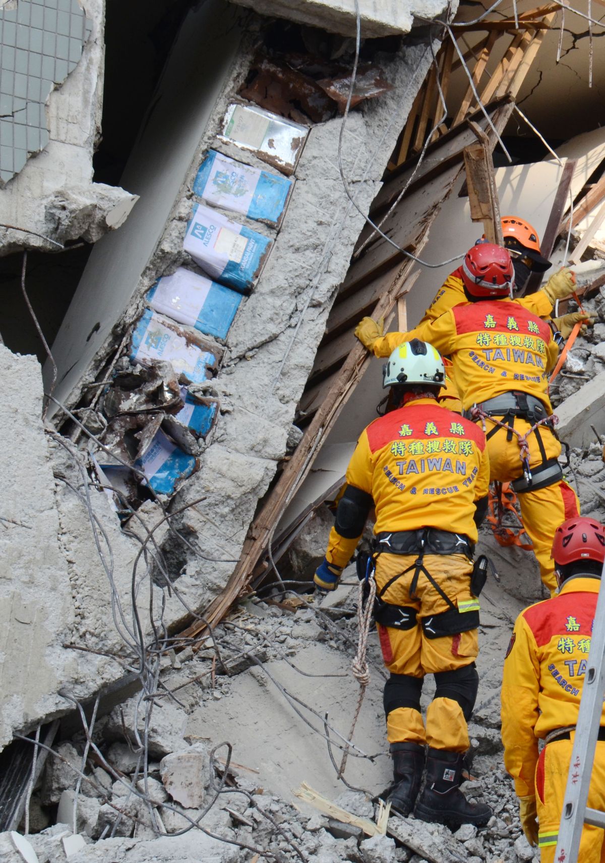 ▲台灣屬於環太平洋火環帶，地震活動相當頻繁，每次大地震都造成房屋倒塌。(圖/資料照)