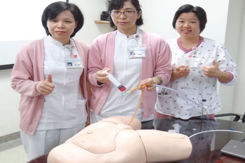 ▲提升灌注針頭與導尿管緊密銜接安全，奇美醫去年已開始臨床執行