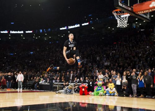 NBA明星賽回顧／戈登「坐扣」成背景板！拉文飛越極限寫下名場面
