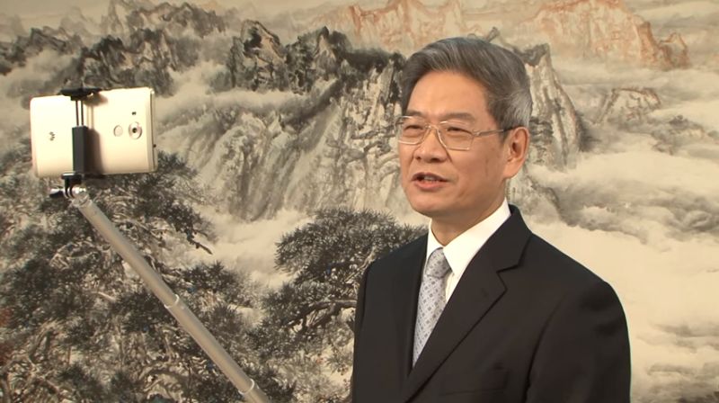 張志軍手機自拍向台灣鄉親拜年。