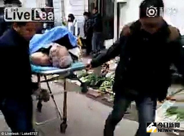 ▲老翁在做愛過程中，陰莖不慎被陰道夾住。（圖／翻攝自dailymail）