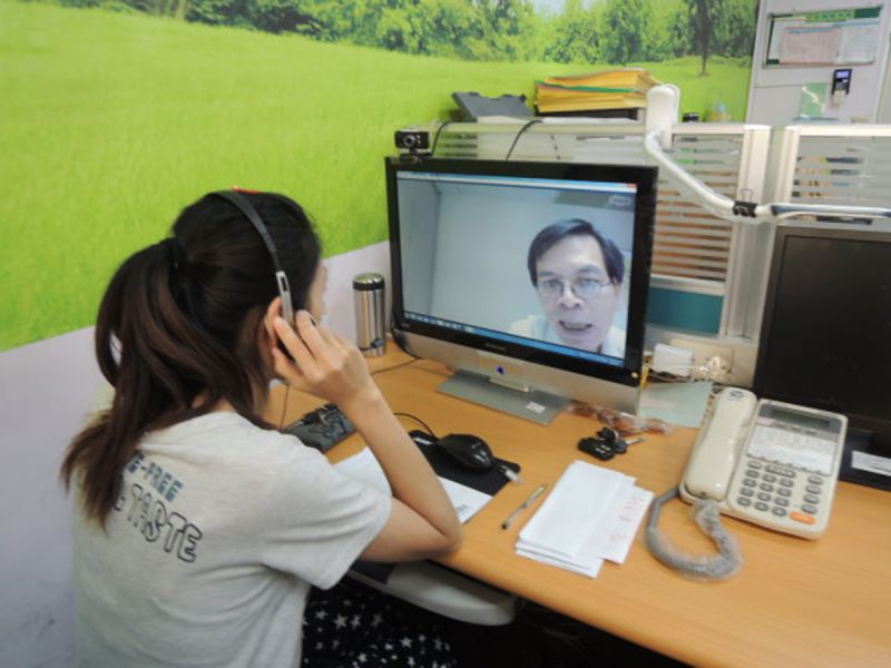 ▲戶政視訊法律諮詢，讓偏遠地區民眾節省交通往返時間同時接受法扶資源協助。（圖／高雄市政府民政提供）