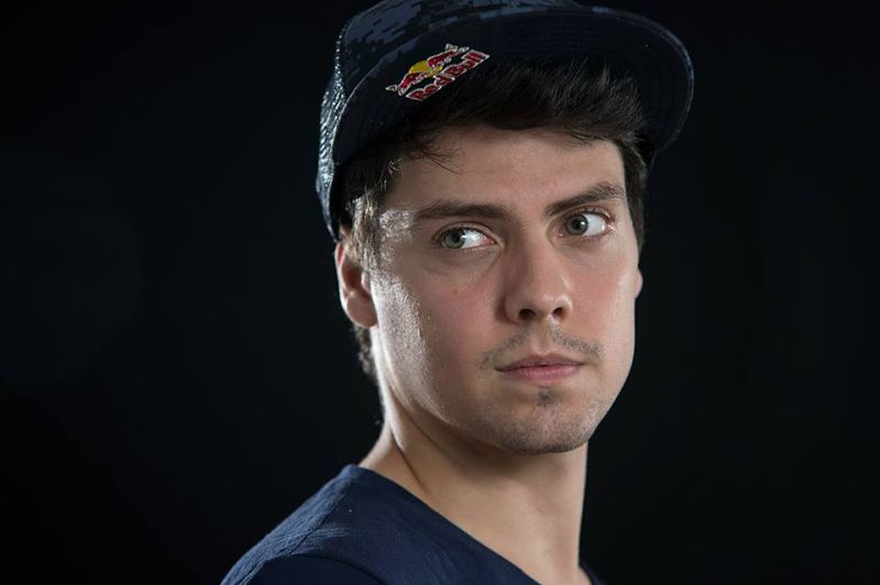 ▲前Fnatic成員Xpeke現為OG戰隊老闆兼教練，對於英雄聯盟這款遊戲理解力良好的他，是整個隊伍最重要的戰術核心大腦。（圖／翻攝自網路）