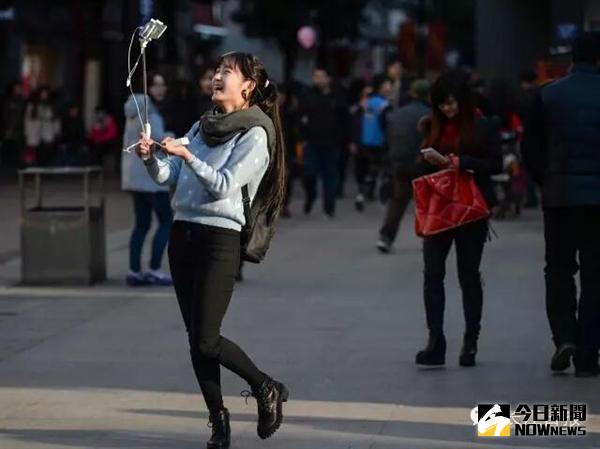 90後美女成網紅女主播