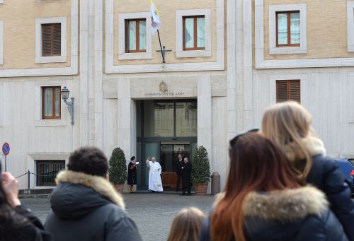 ▲聖瑪爾大之家(Casa Santa Marta)是梵諦岡的住宿與接待設施,教宗方濟各也住在裡面。(圖/達志影像/美聯社.2016.2.25) ▲聖瑪爾大之家(Casa Santa Marta)是梵諦岡的住宿與接待設施,教宗方濟各也住在裡面。(圖/達志影像/美聯社.2016.2.25)