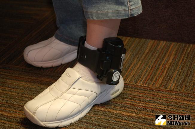 ▲羅男日前假釋出獄，卻因需戴電子腳鐐，而覺得太醜，寧願再入監也不戴。圖文無相關。（圖／翻攝自網路）