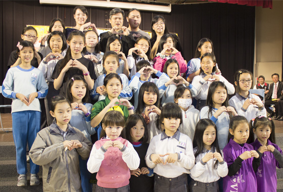 ▲「一束髮絲分享愛」共42位捐髮者，及16位義剪美髮師共同響應公益。（記者林怡滿攝）