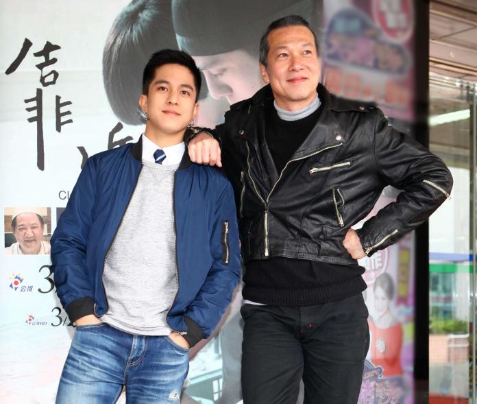 ▲導演鄭智陽率馬如龍、黃仲崑、黃遠、嚴正嵐出席公視人生劇展《靠近》記者會。（圖／公視，2016.03.24）