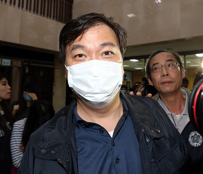 「羅比珍妮」公司遭檢舉疑涉嫌違法進口未經許可的醫美器材。台北地檢署8日約談公司金主、補教名師徐薇夫婿江正明（圖）等人。中央社記者郭日曉攝　105年3月8日