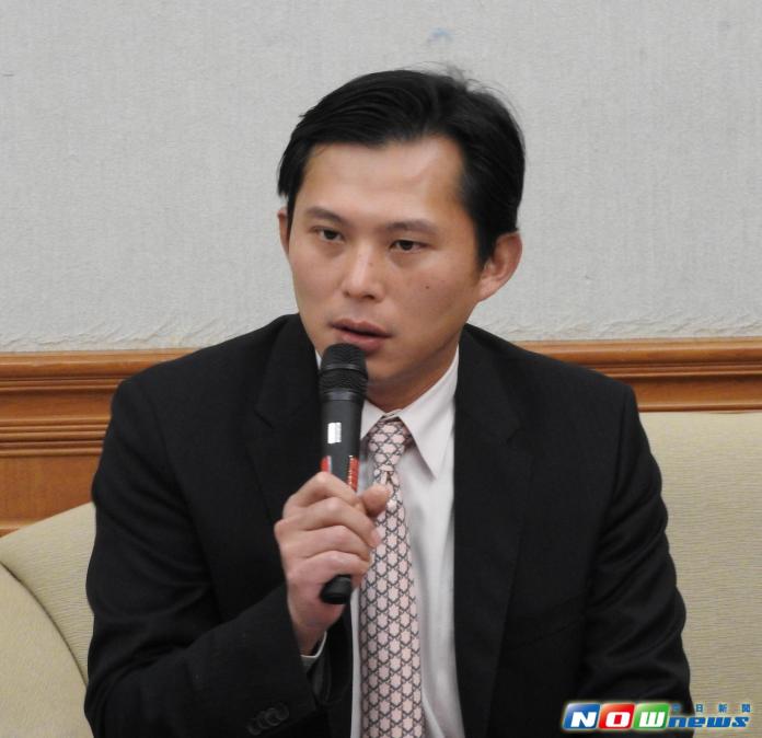 ▲針對割闌尾團隊受台北市選舉委員會開罰一事，立委黃國昌今（16）日呼籲，不要挑軟柿子吃，連「姚立明、黃國昌」，甚至是「路過」的柯文哲一起罰！（圖／記者陳彥驊攝,2016.03.14）