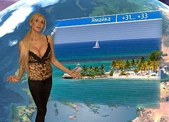 ▲43歲的斯拉德科娃（Larisa Sladkova），因穿著性感播報氣象而爆紅。（圖／翻攝自臉書）