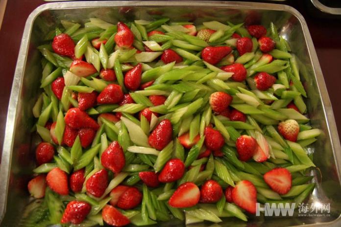 西芹炒草莓