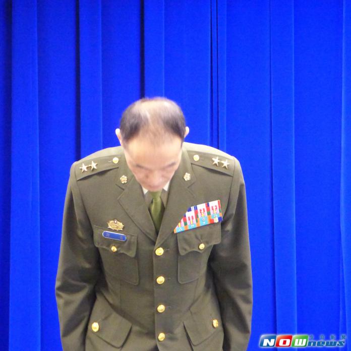 ▲憲兵指揮部指揮官許昌中將，對所屬台北憲兵隊進入民宅調查案，專業及教育訓練不足引發風波，向國人道歉。（圖／記者呂炯昌攝影.2016.3.11）
