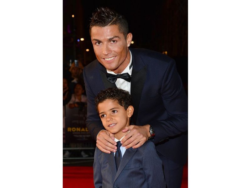 Cristiano Ronaldo（C羅）帶兒子出席活動。（圖／美聯社／達志影像）