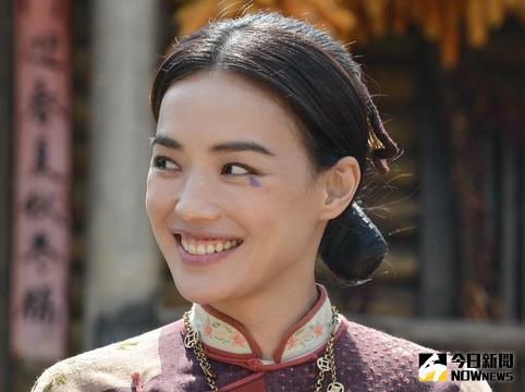 舒淇眼角的「三八痣」造型，還不是片中最醜的打扮。（圖╱牽猴子。2016.03.28）