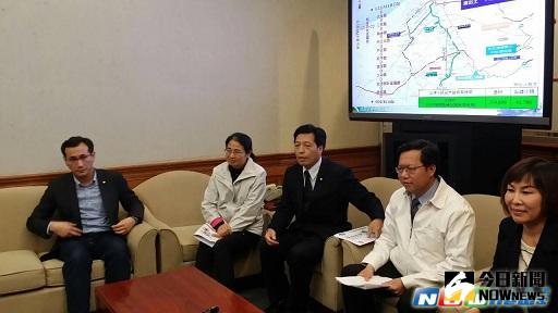 ▲對於洪奇昌被除名，身為新系成員的桃園市長鄭文燦（中）不願多談。（圖／記者邱明玉攝,2016,3,21）