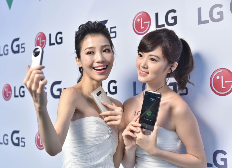 ▲LG G5採模組化設計，可選購多種周邊設備擴充手機功能（圖／LG提供）