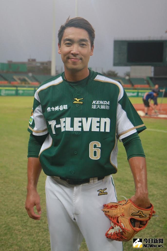 ▲統一獅新版客場球衣於官版熱身賽開打首日亮相，圖為獅隊外野手唐肇廷。（圖／統一獅球團提供）