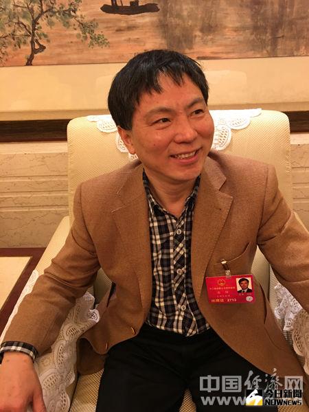 全國人大代表、上海市台聯副會長、同濟大學建築材料研究所所長張雄