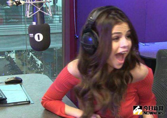 ▲美國一名年僅12歲的少年，用一句話打動賽琳娜。（圖／翻攝自YouTube）