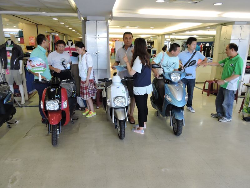 ▲民眾新購電動機車(重型)每輛可補助1萬5,000元，同時汰舊二行程機車再加碼至2萬1,000元。(圖片由桃園市環保局提供)