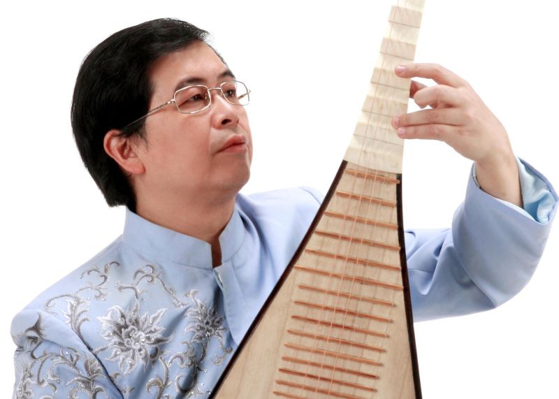 ▲琵琶演奏家陳音將帶來展現貴州人的質樸、熱情，以及貴州自然風光的《山之舞》。（圖／傳大藝術提供）