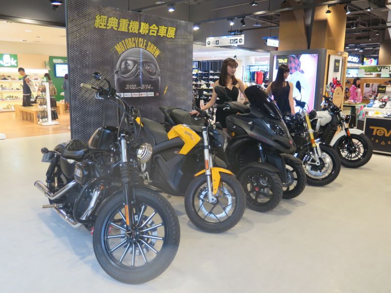 ▲經典重機聯合車展，席捲台南新天地。