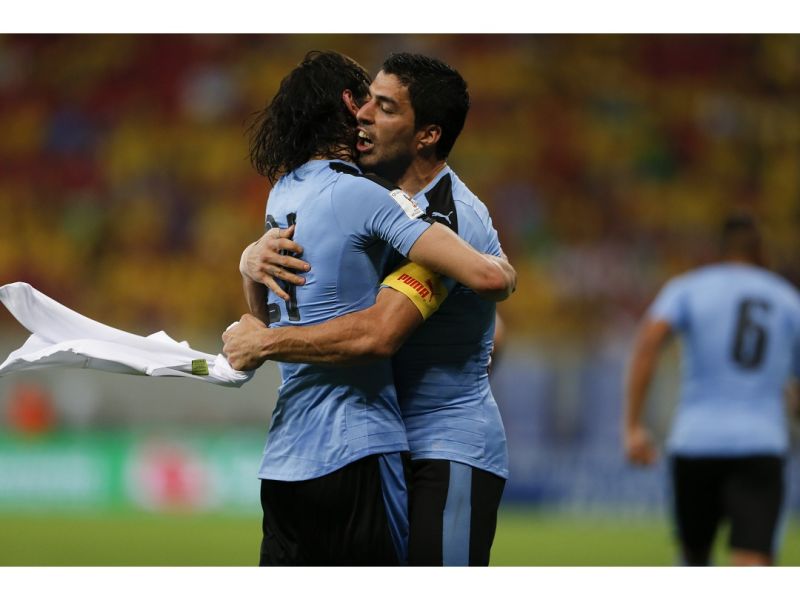 巴黎的Cavani（左）和巴薩的Suarez（右）組成破壞力強大的烏拉圭雙箭頭。（圖／美聯社／達志影像）